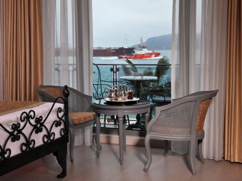 THE CENTRAL PALACE BOSPHORUS