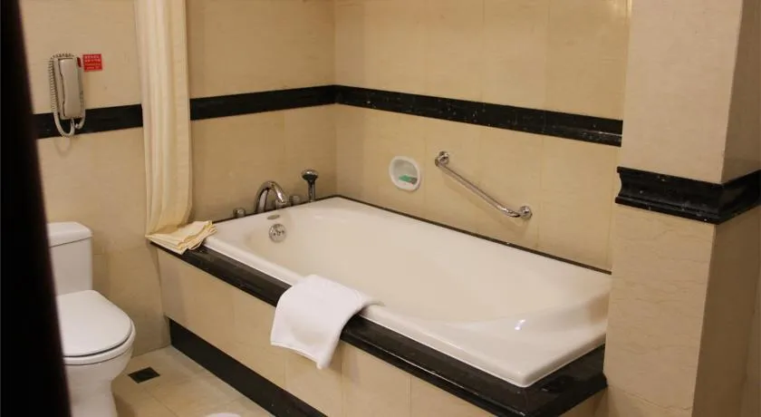 HOLIDAY INN SHANGHAI NANJING ROAD (EX. GUXIANG)