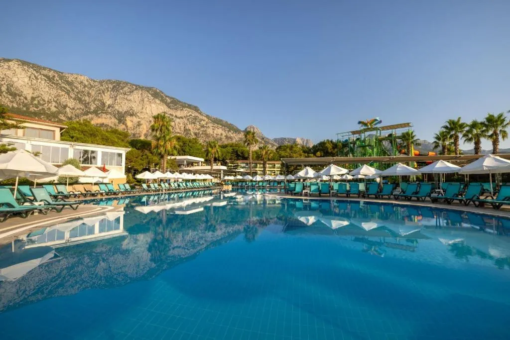 CRYSTAL FLORA PEARL COLLECTION (EX. CRYSTAL FLORA BEACH RESORT)