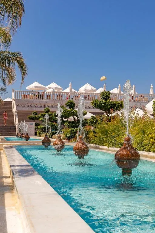ROYAL TAJ MAHAL HOTEL
