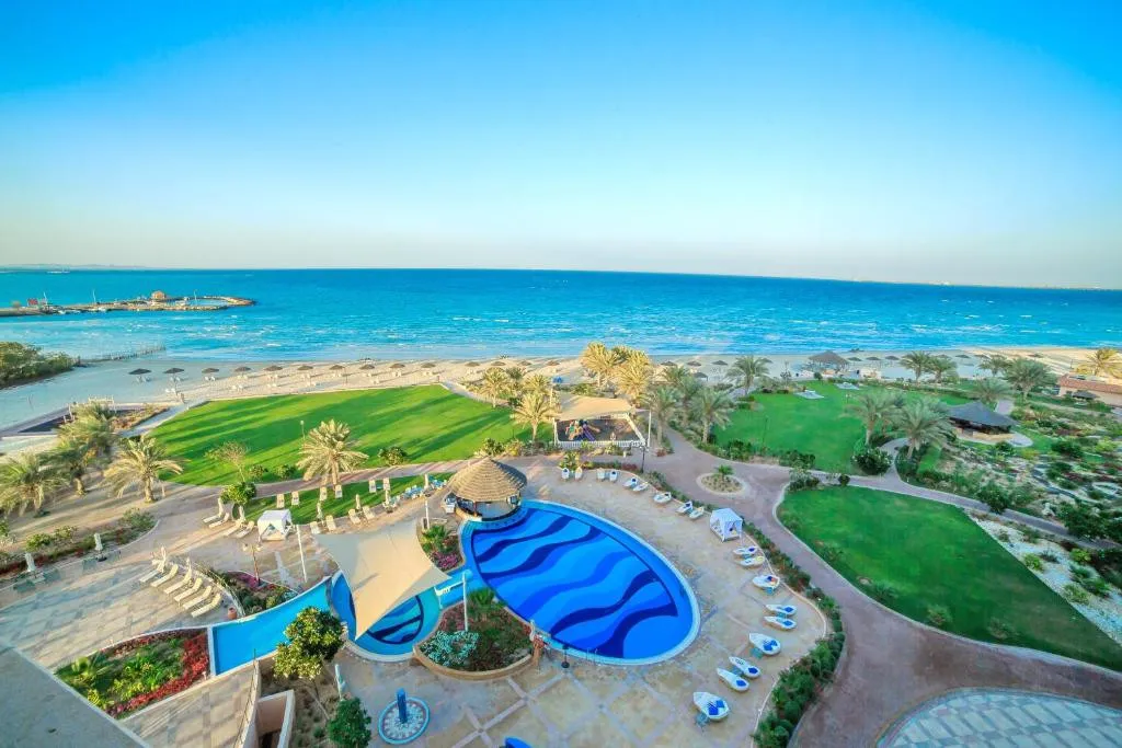 DANAT JEBEL AL DHANNA RESORT