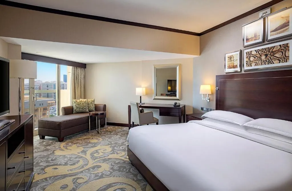 SHERATON DUBAI CREEK HOTEL & TOWERS