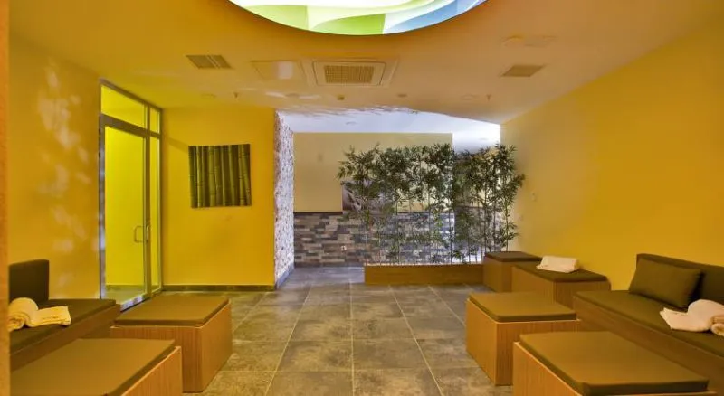QUA HOTEL