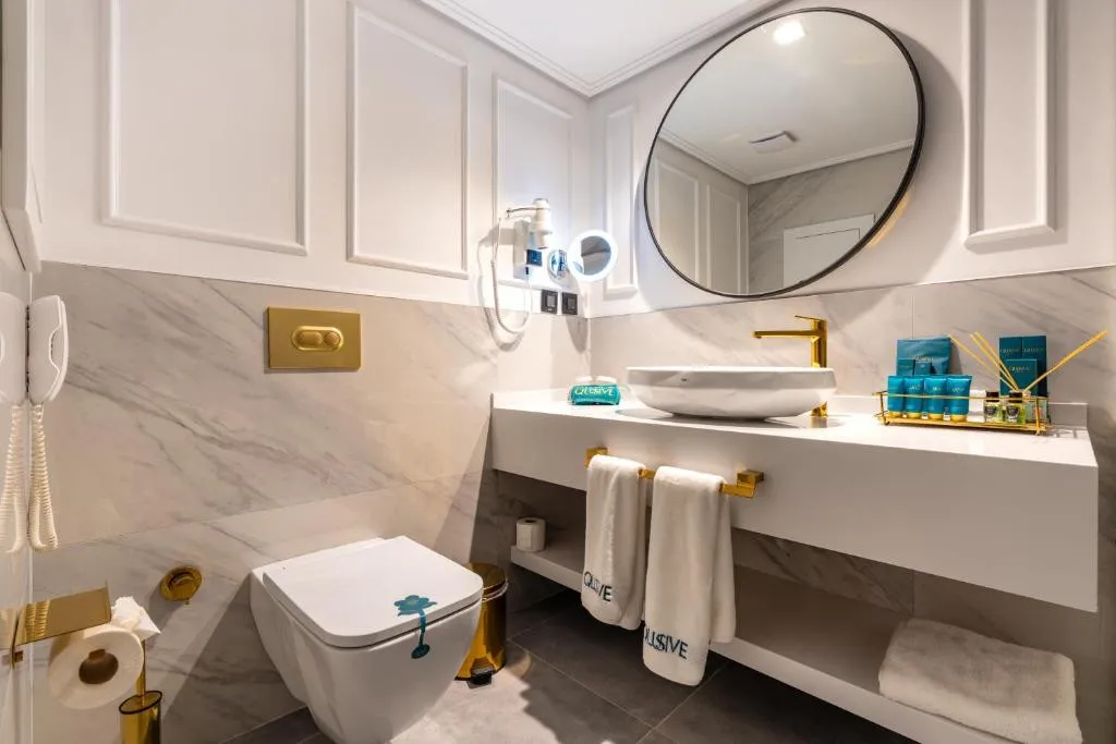 QLUSIVE HOTEL (ADULTS ONLY 12+)