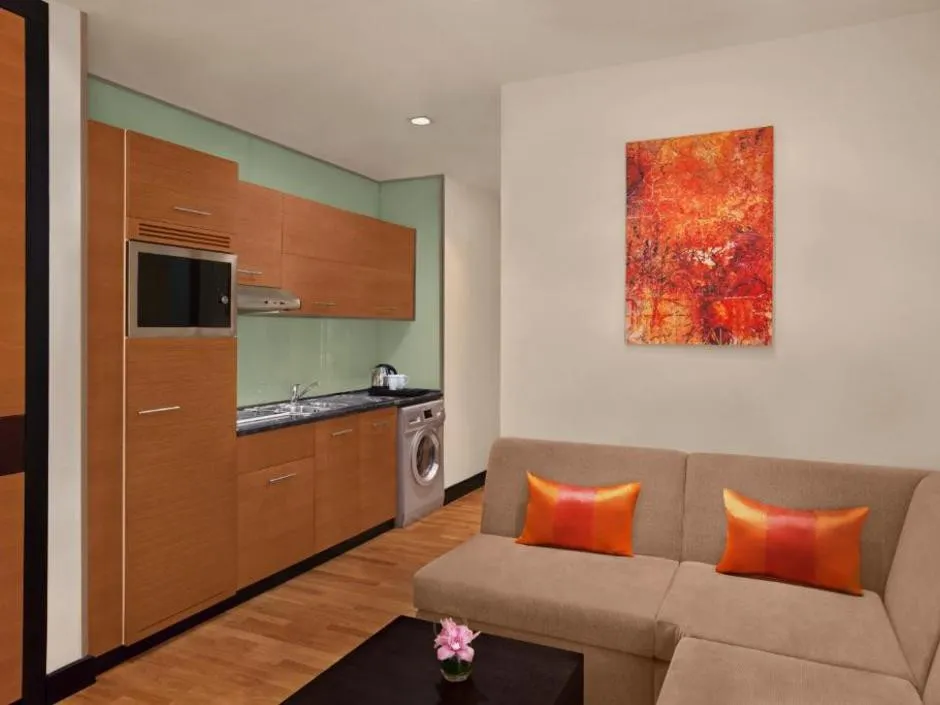 DOUBLETREE BY HILTON HOTEL & RESIDENCES DUBAI AL BARSHA