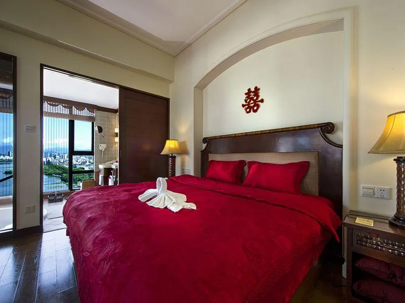 EADRY RESORT