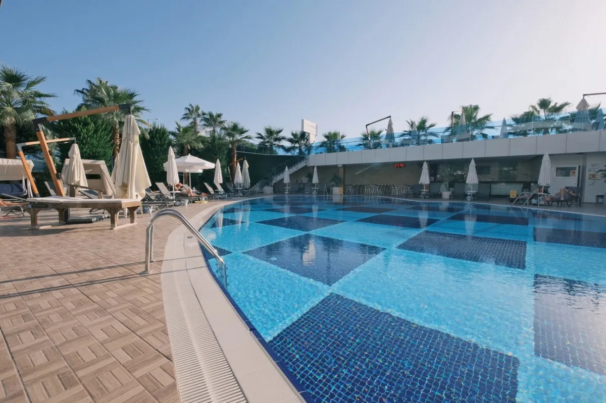SUNPRIME C-LOUNGE ADULTS ONLY 16+
