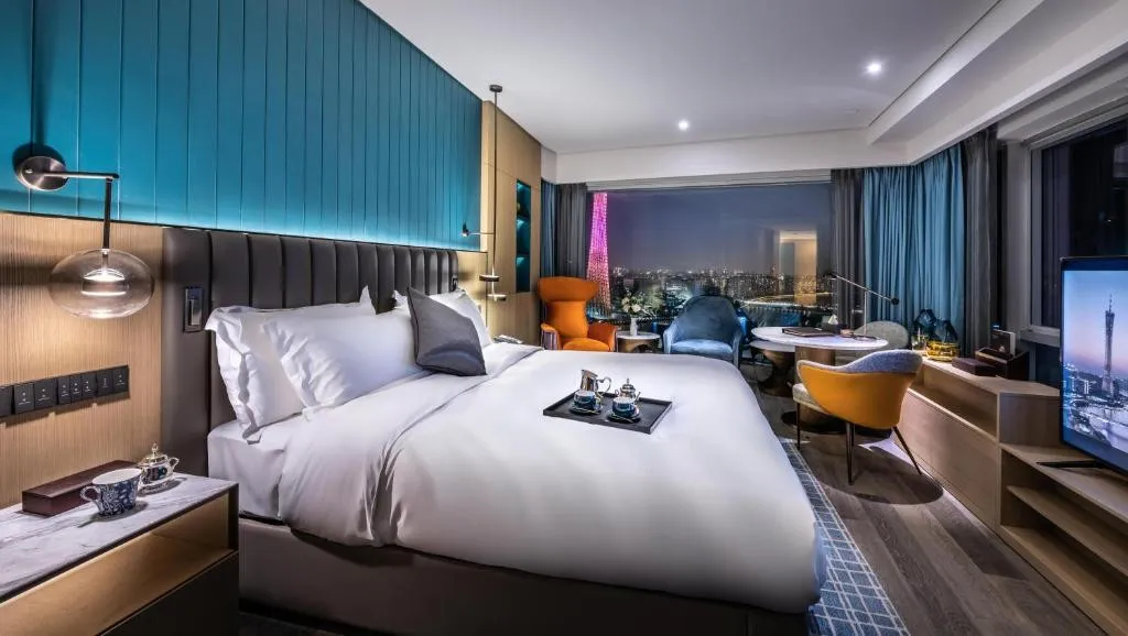 ELEGANT HOTEL
