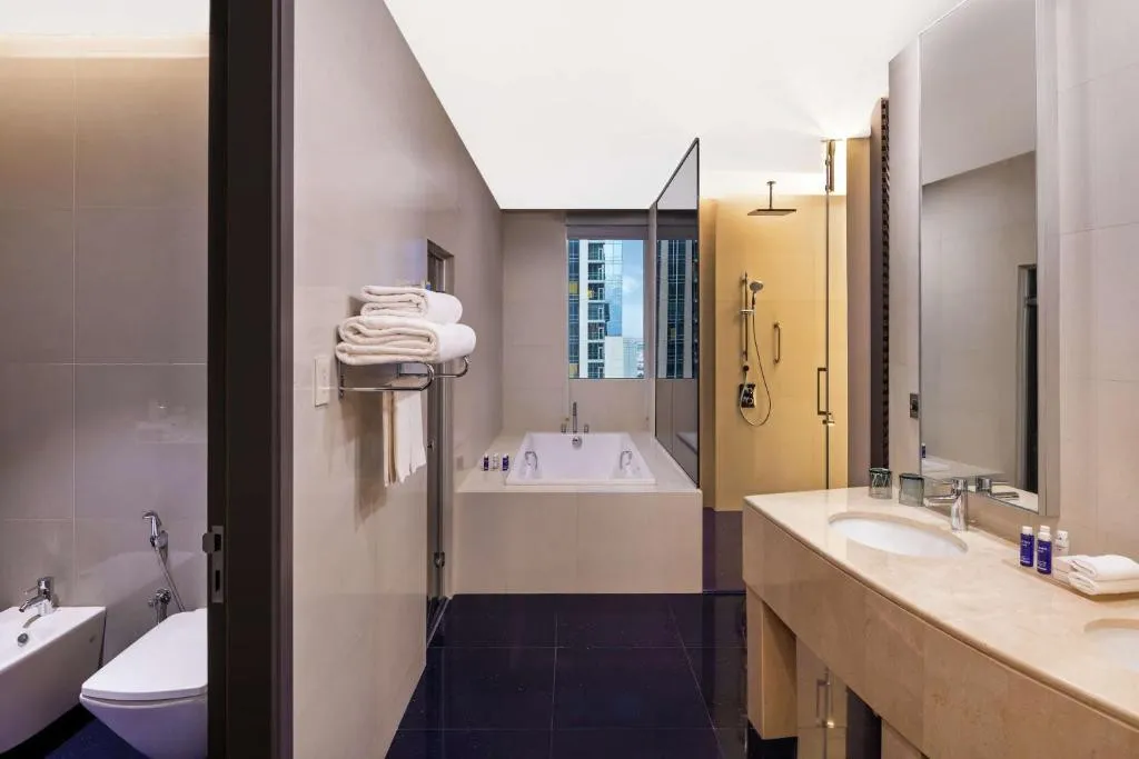 V HOTEL CURIO COLLECTION BY HILTON