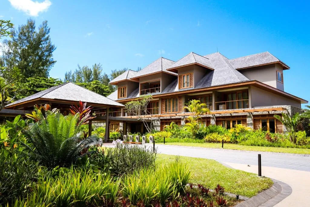 L ESCALE RESORT MARINA & SPA