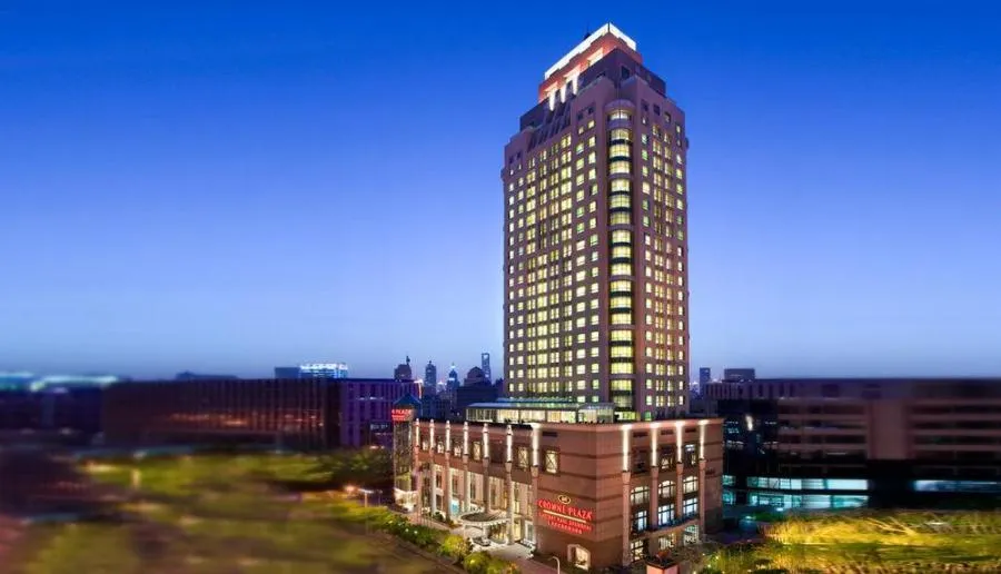 CROWNE PLAZA CENTURY PARK