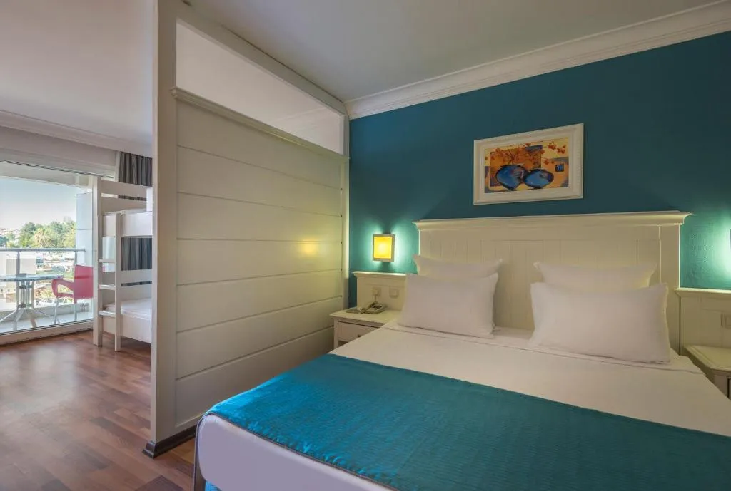 TERRACE BEACH RESORT