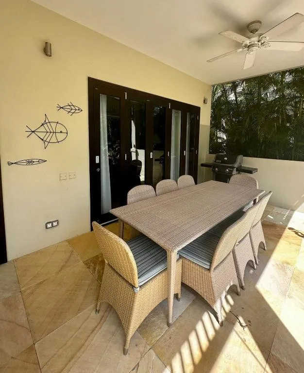 EDEN ISLAND LUXURY ACCOMMODATION