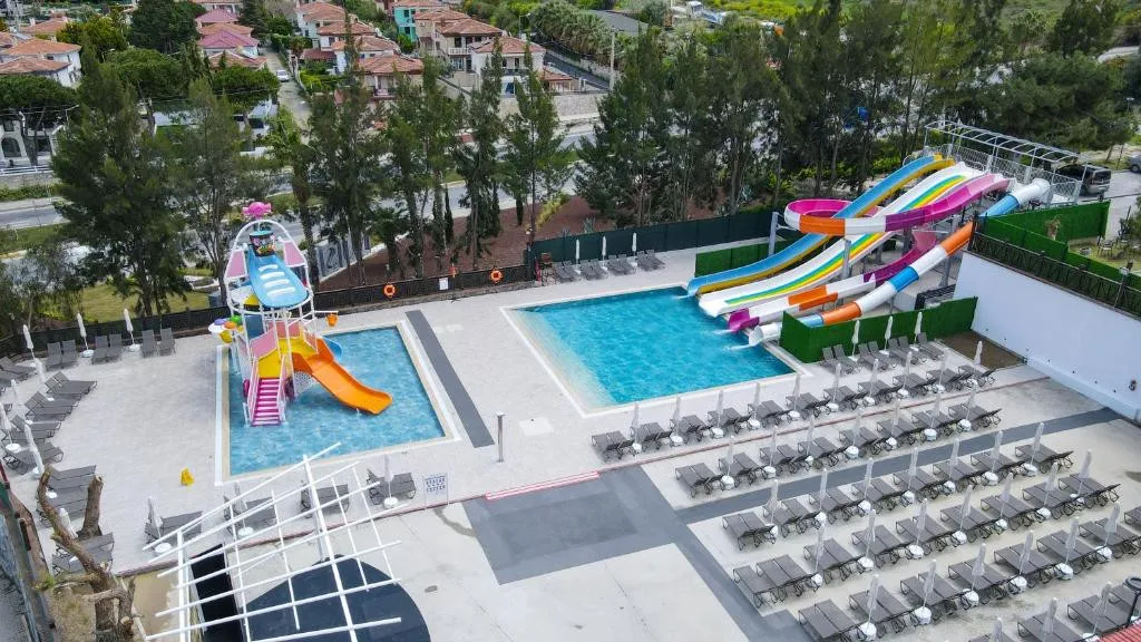 RAMADA HOTEL & SUITES BY WYNDHAM KUSADASI