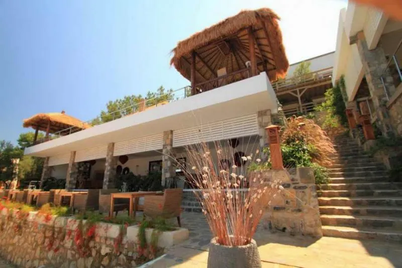 SHAMANA HOTEL & SPA