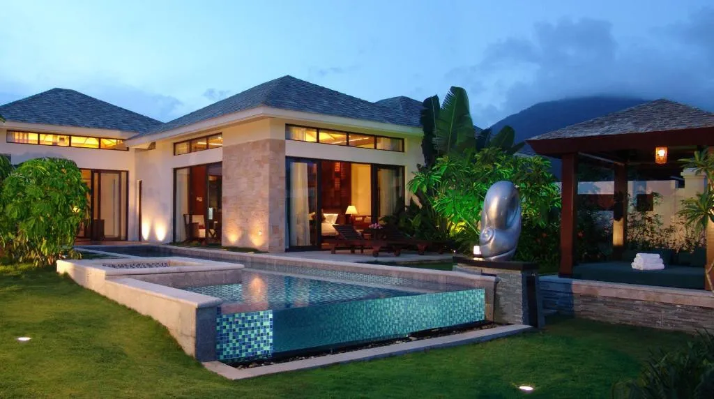 GRAND METROPARK RESORT YALONG BAY