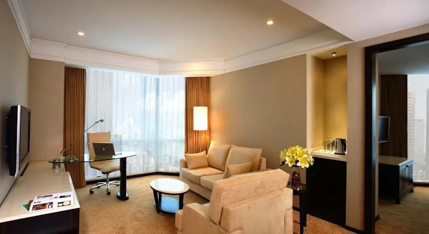 HOWARD JOHNSON HUAIHAI