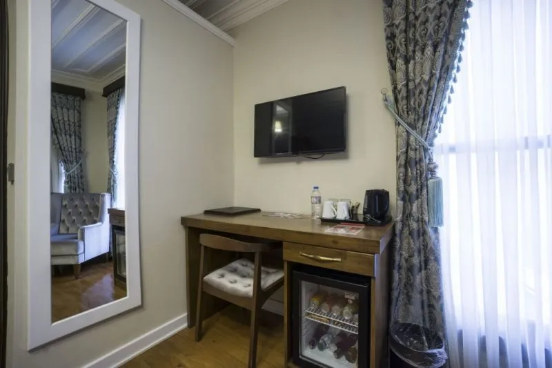 MEZZO HOTEL