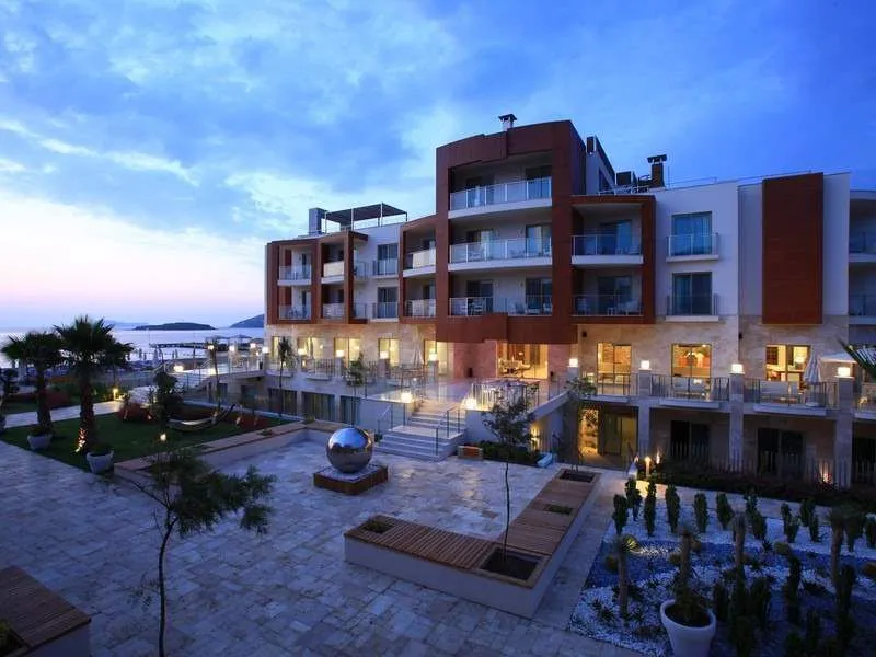 SUNDANCE SUITES HOTEL