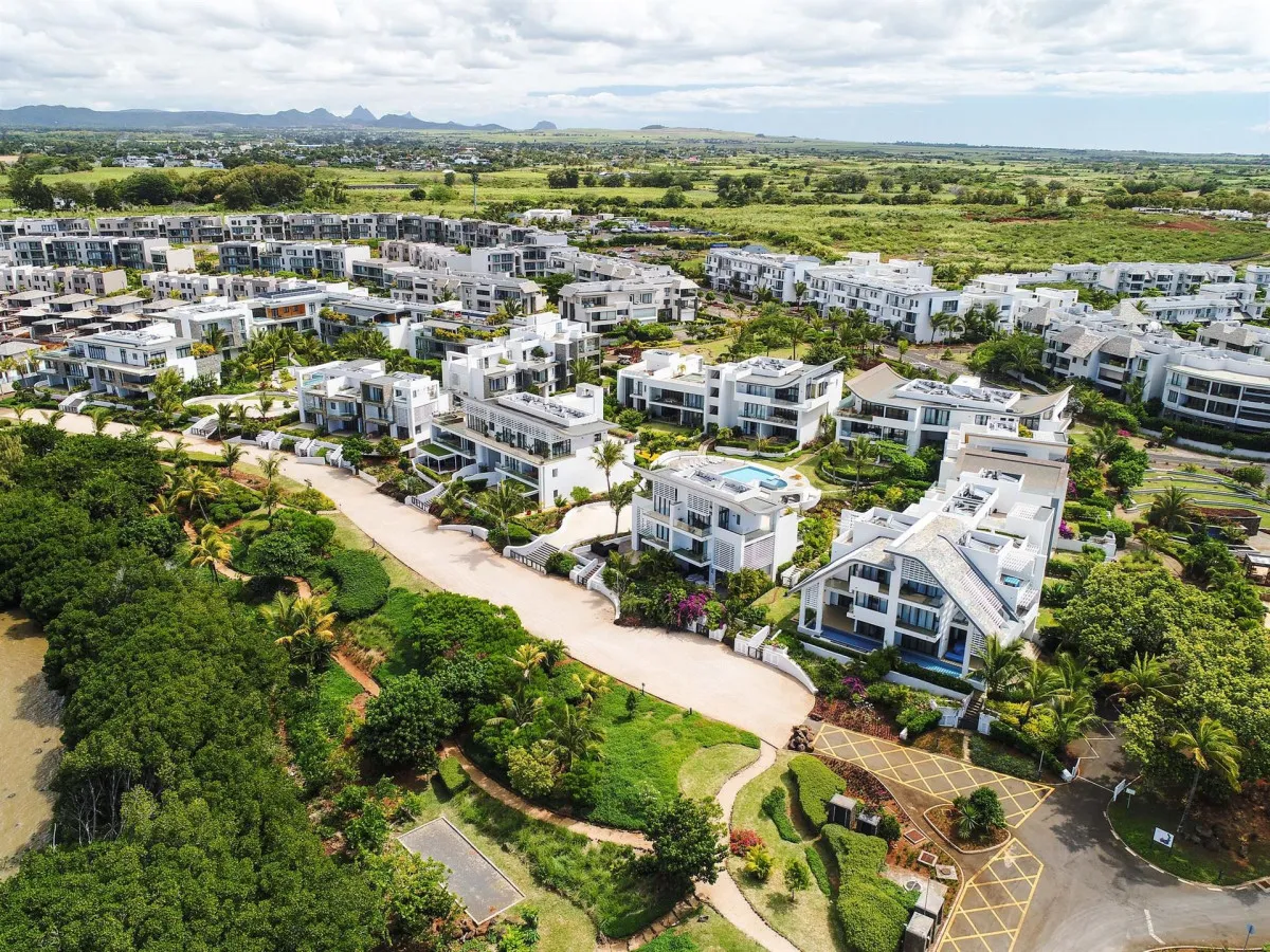 LIFE IN BLUE AZURI RESIDENCES