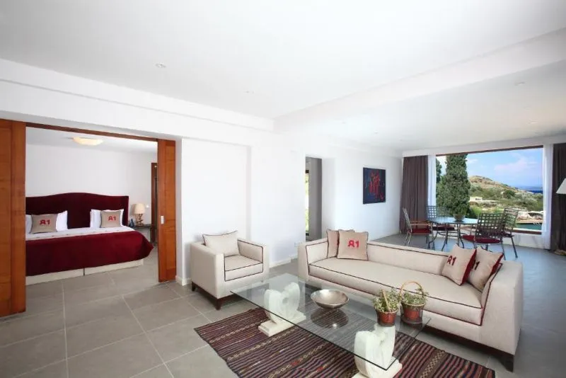 NO 81 HOTEL