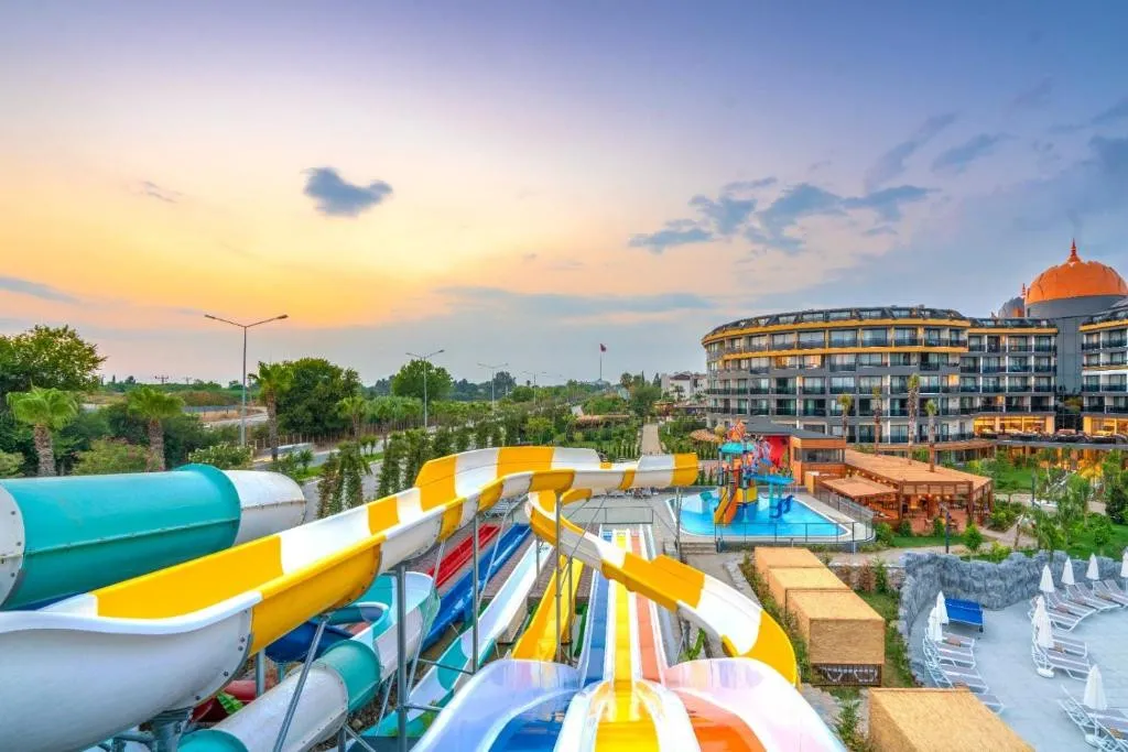 ARNOR DE LUXE HOTEL & SPA