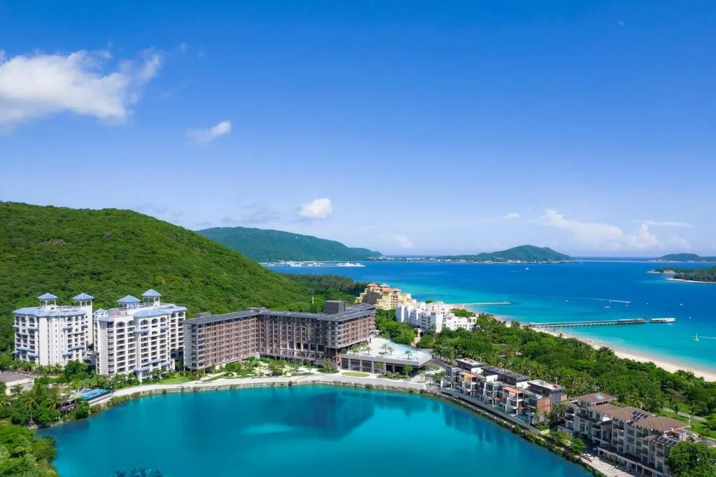 HUALUXE SANYA YALONG BAY RESORT