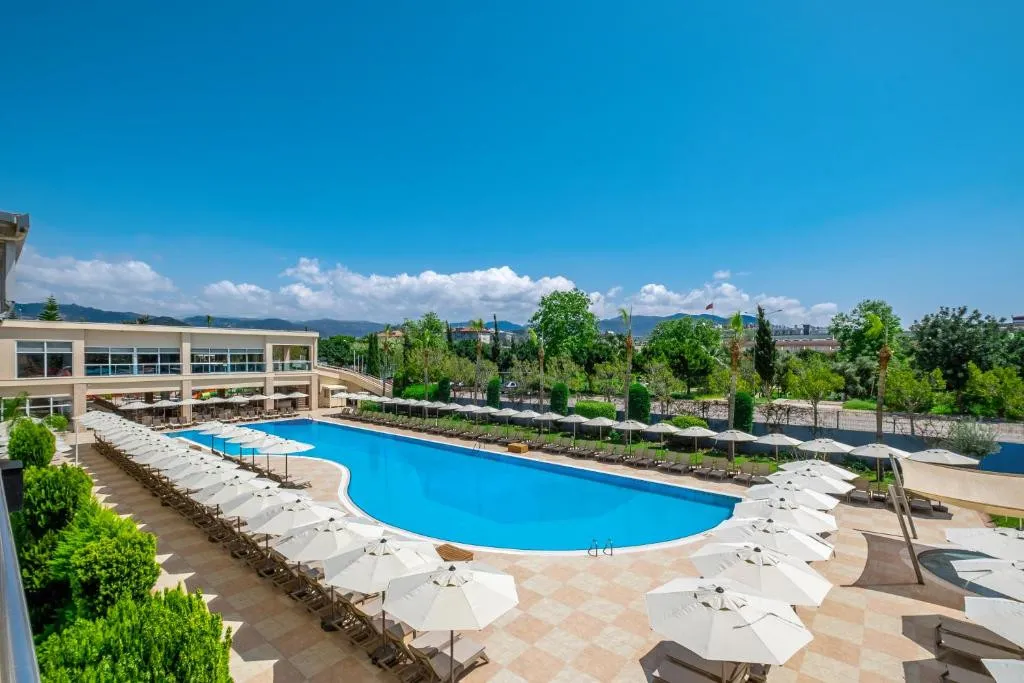 SOLIVIA HOTEL (EX. TITAN SELECT)