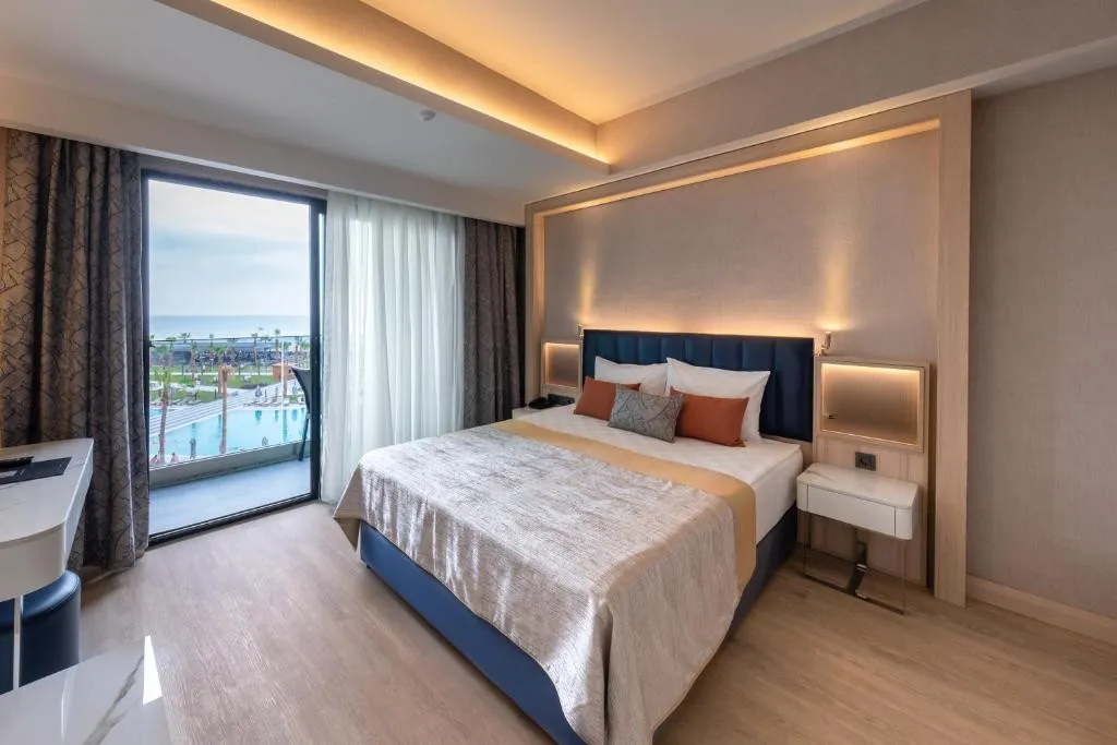 LAGO HOTEL (EX. AZURA DELUXE SORGUN)