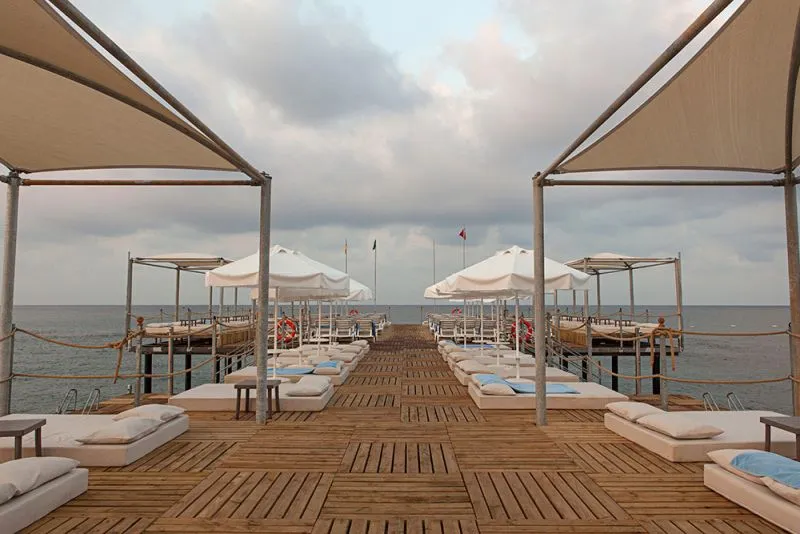 LONG BEACH HARMONY HOTEL
