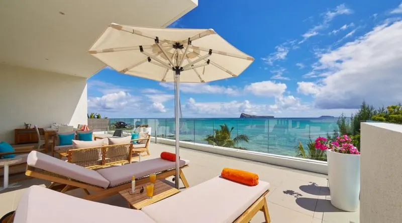 MYRA SEAFRONT SUITES AND PENTHOUSES BY LOV