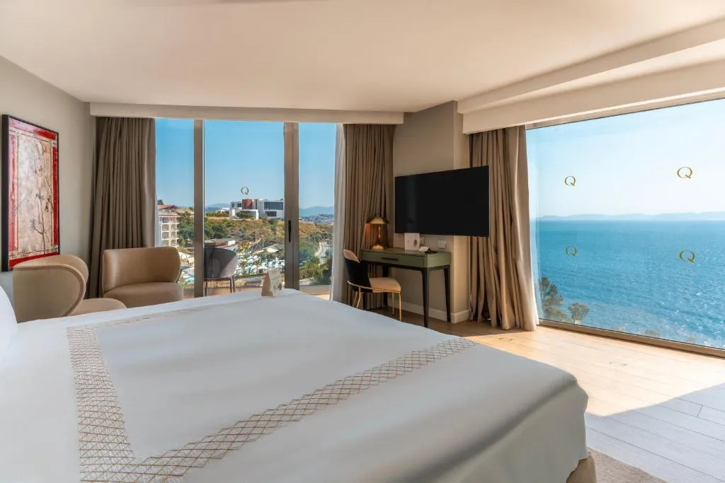 QLUSIVE HOTEL (ADULTS ONLY 12+)