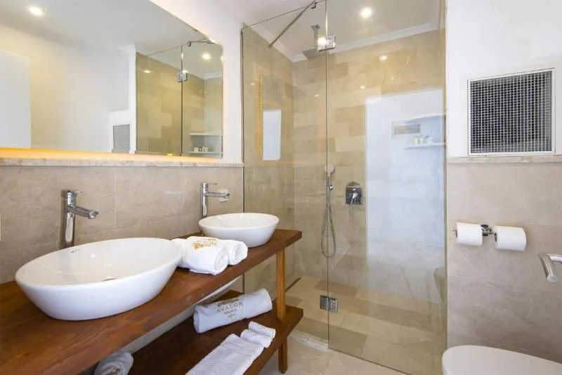 HIGHCLERE HOTEL AND SPA