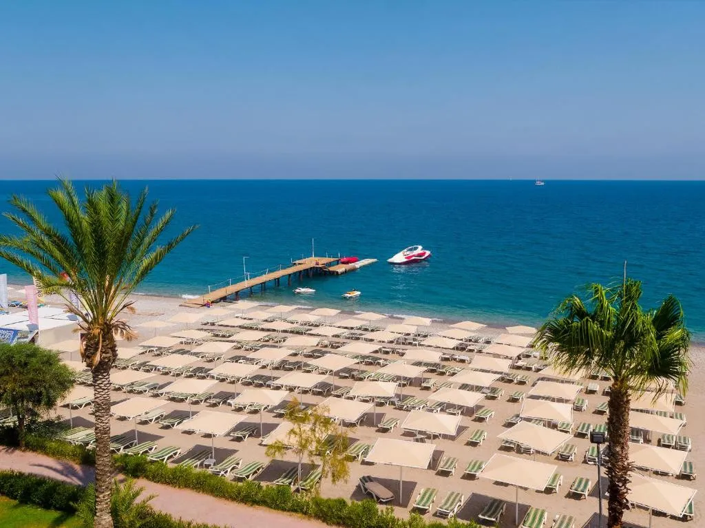 LOCEANICA BEACH RESORT HOTEL