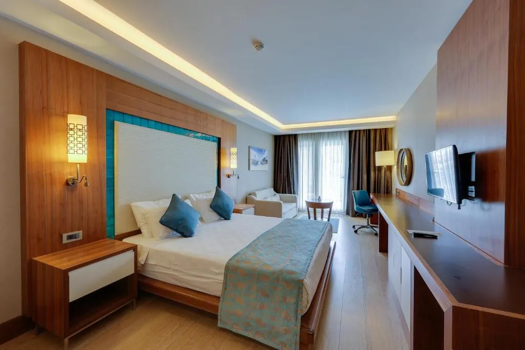 RAMADA HOTEL & SUITES BY WYNDHAM KUSADASI