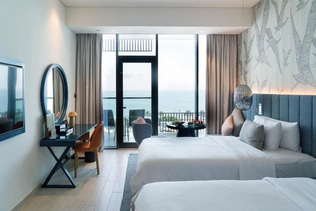 C CENTRAL RESORT THE PALM