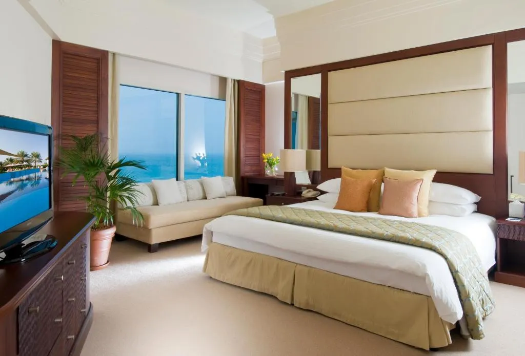 DANAT JEBEL AL DHANNA RESORT