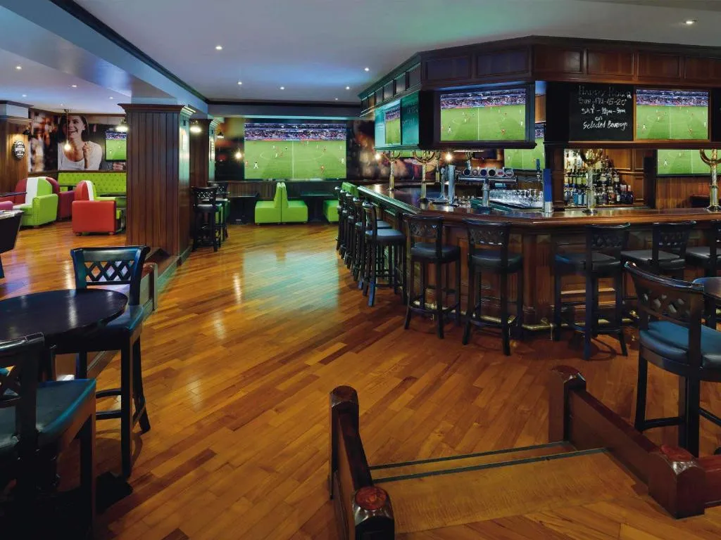 MOVENPICK HOTEL & APARTMENTS BUR DUBAI