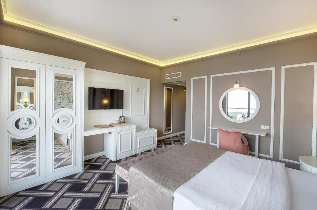UTOPIA RESORT & RESIDENCE (EX. ALARA PARK HOTEL)
