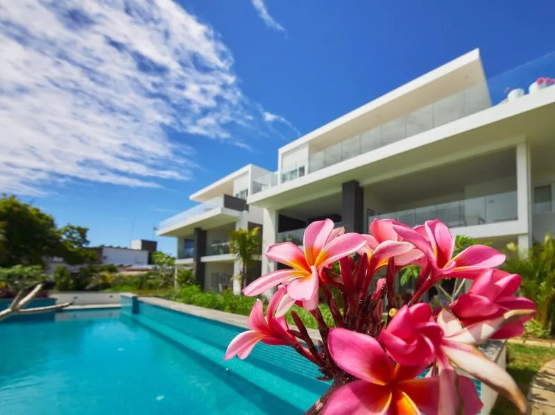 MYRA SEAFRONT SUITES AND PENTHOUSES BY LOV