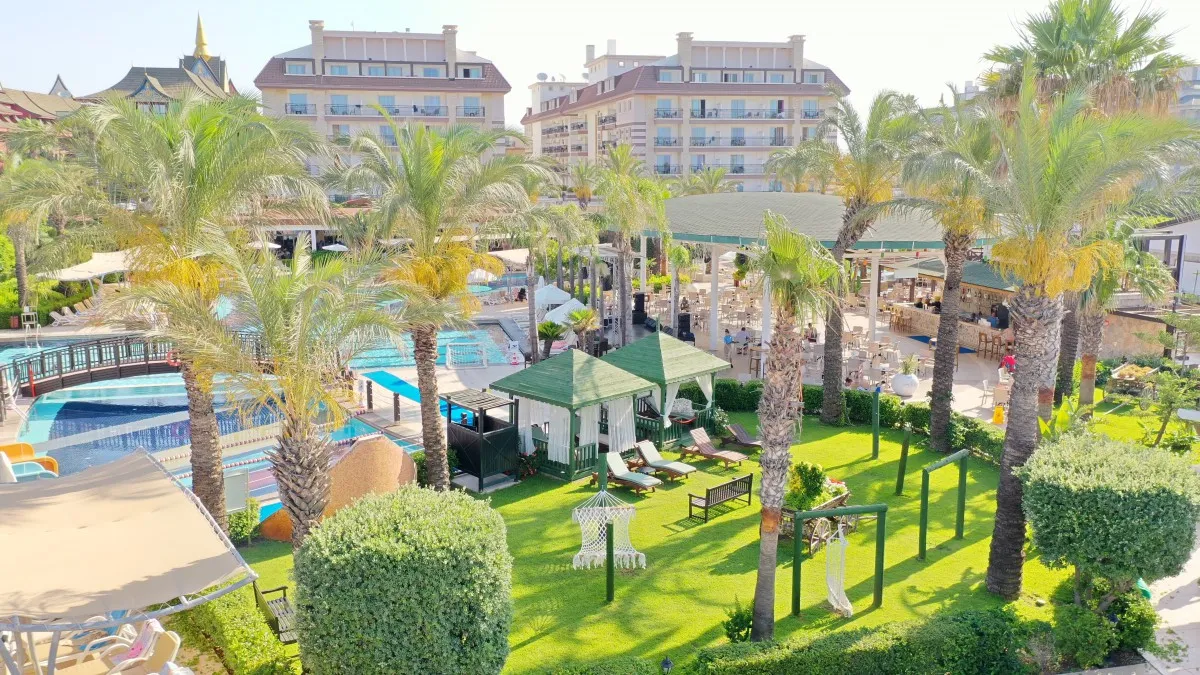 CRYSTAL FAMILY COMFORT COLLECTION (EX. CRYSTAL FAMILY RESORT & SPA)