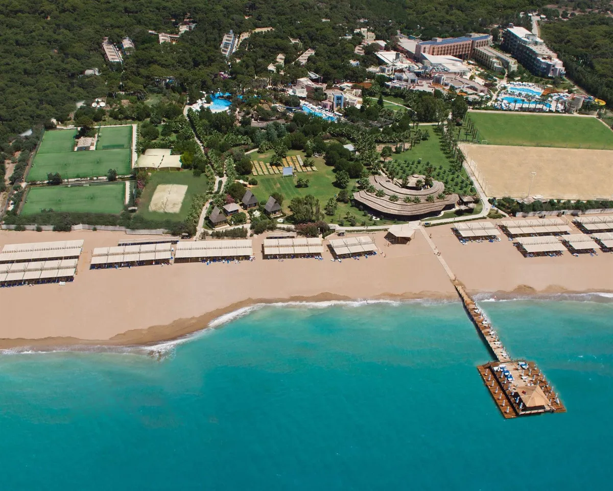 BLUE WATERS CLUB & RESORT