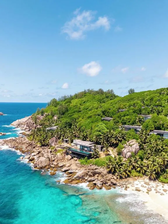 CHEVAL BLANC SEYCHELLES (EX. BANYAN TREE SEYCHELLES)