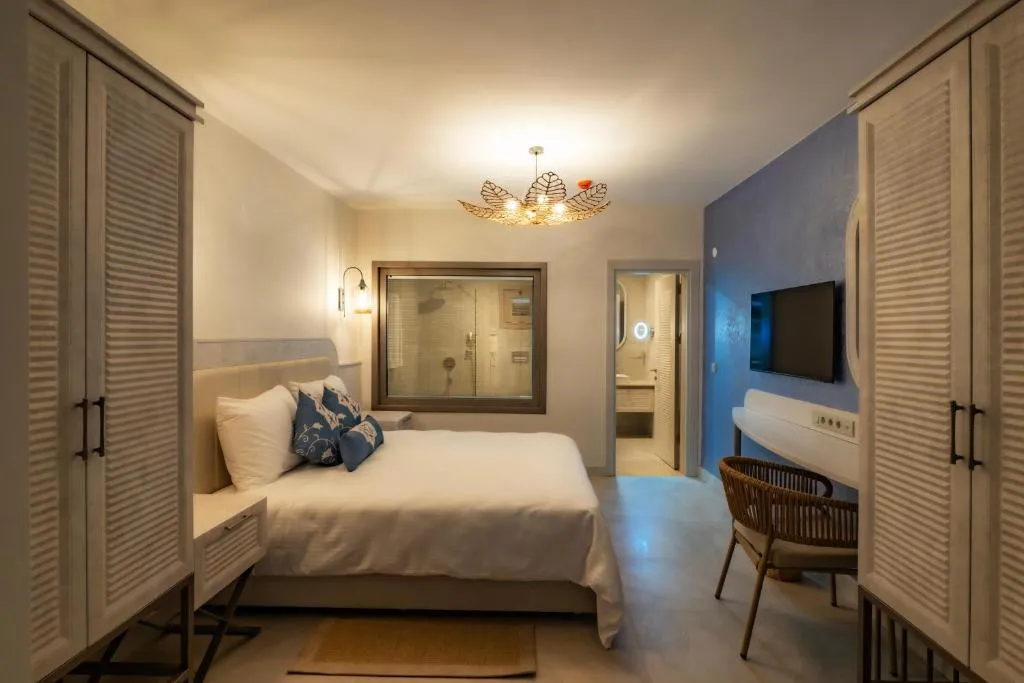 SUUM BODRUM ADULTS ONLY 16+ (EX. CAMELOT)