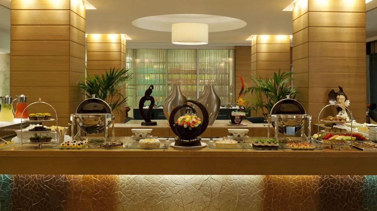 GROSVENOR HOUSE (EX. GROSVENOR HOUSE WEST MARINA BEACH)