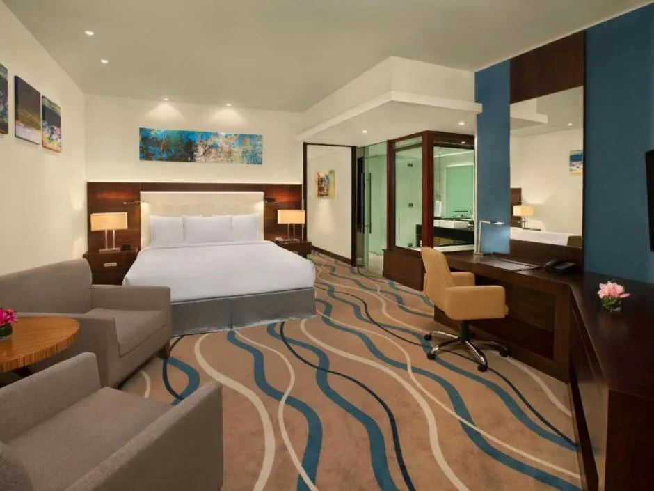 DOUBLETREE BY HILTON HOTEL & RESIDENCES DUBAI AL BARSHA