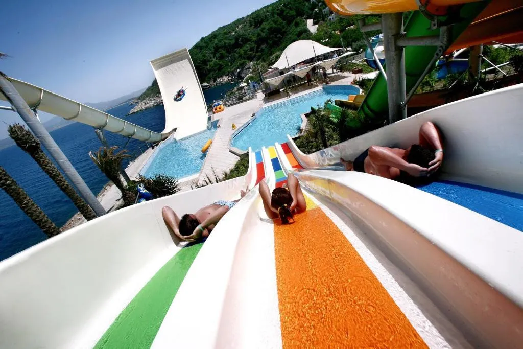 PINE BAY HOLIDAY RESORT
