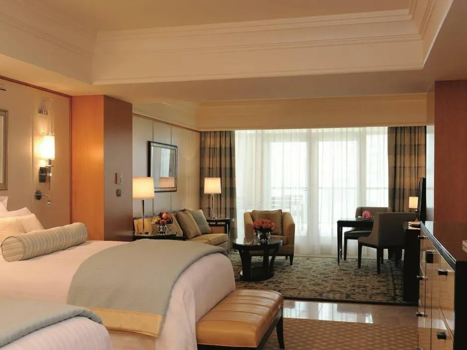 THE RITZ-CARLTON DUBAI INTERNATIONAL FINANCIAL CENTRE