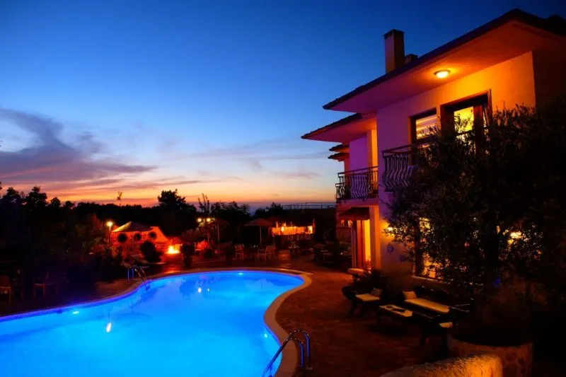 MANDARIN & MANGO BOUTIQUE HOTEL