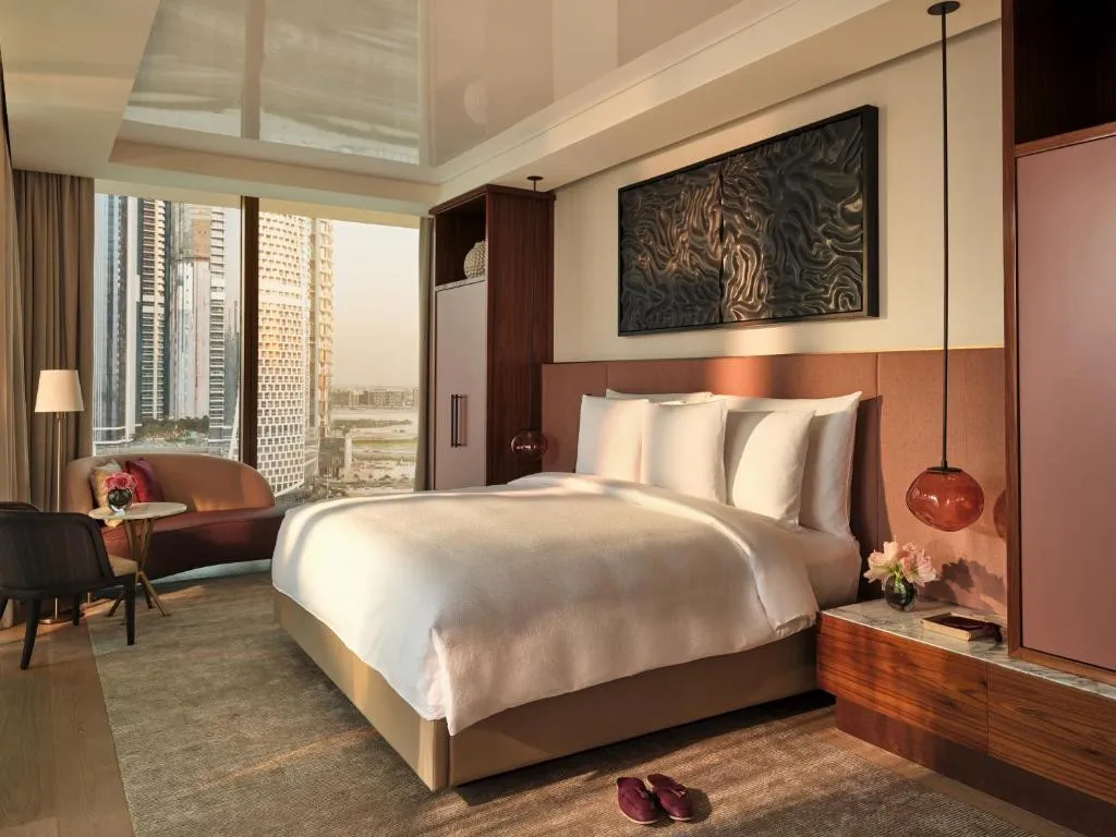 THE LANA DORCHESTER COLLECTION